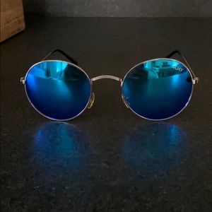 SOLD OUT ONLINE Quay Australia Mod Star Sunnies